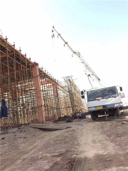 桑日县25 吨、50 吨吊车怎么选？多大重量 / 半径适合对应车型？