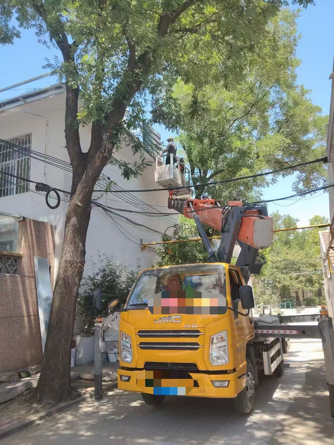 桑日县高空作业车能吊装重物吗？最大承载多少公斤？