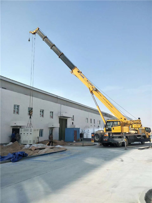 桑日县“超载就喊停”—— 吊车的 “重量保镖” 技术